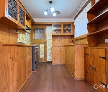 Comfort & Charm Family Home - Photo 2