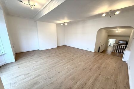 1 Bedroom Apartment To Let - Photo 4