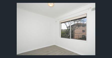 Renovated Apartment Moments From Dee Why Beach - Photo 3