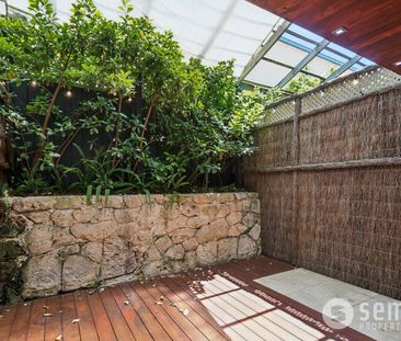 Semi Furnished and renovated home Heart of Nedlands! - Photo 2