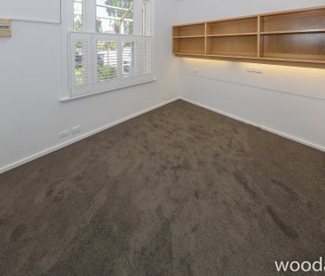 Surprise - Light and spacious two Bedroom Home - Photo 4