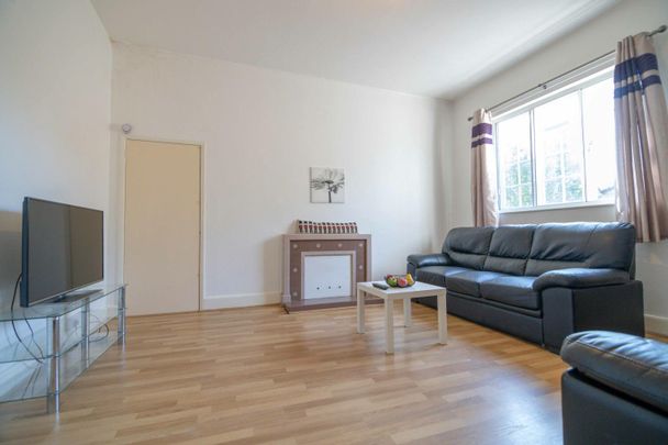 66, Micklegate - Photo 1