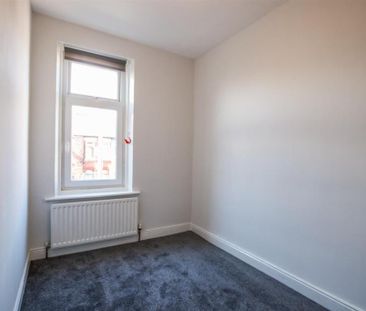 3 bedroom apartment to rent - Photo 3