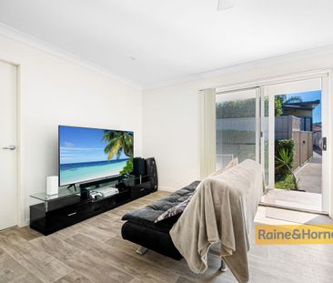 MODERN THREE BEDROOM COTTAGE - Photo 1
