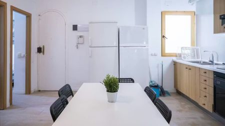 Avenida de Peris y Valero, Valencia, Valencian Community 46006 - Photo 4