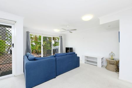 "Furnished 3 Bedroom Townhouse in the Oaks Sunshine Coast Oasis Resort" - Photo 5