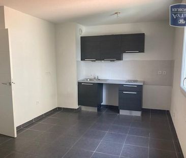 Location Appartement 2 pièces 43m² LE LUC 83340 - Photo 2
