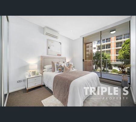 Unfurnished | Spacious Two Bedroom | East-Facing | Quiet Corner Position - Photo 5