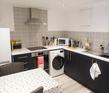 Ty Ddewi Apartment, The Crescent - Photo 3