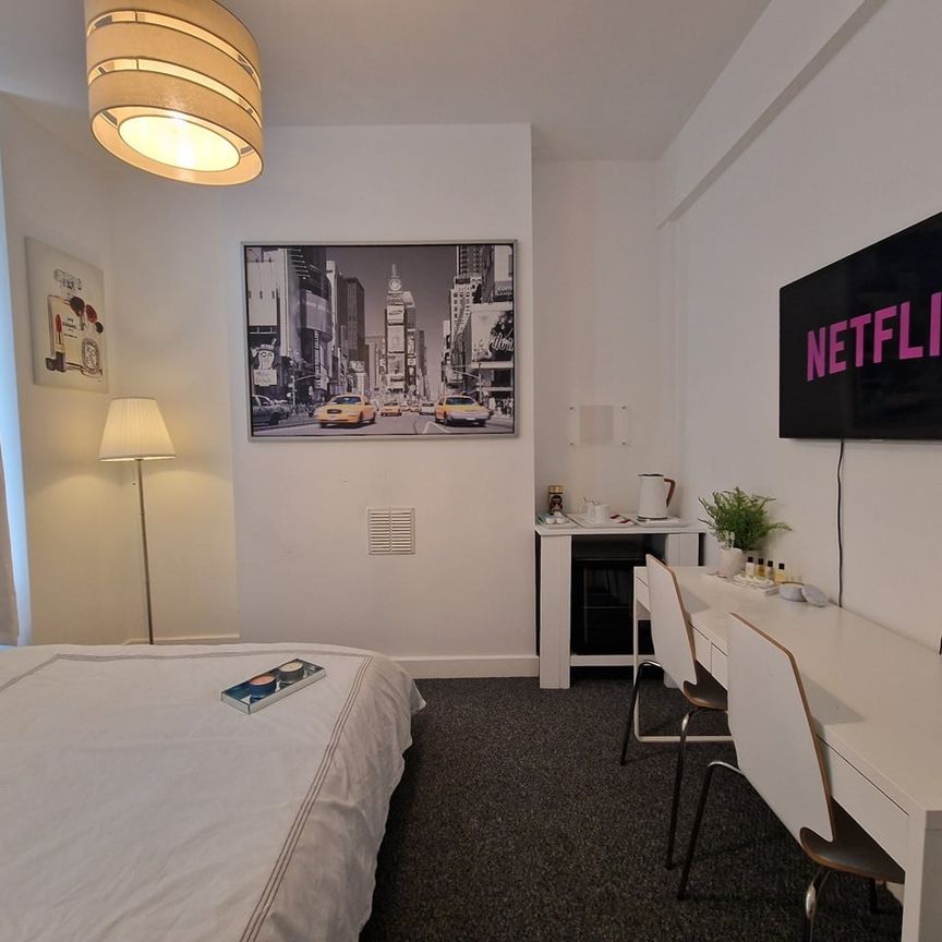 Room in a Shared House, Frith Road, E11 - Photo 1