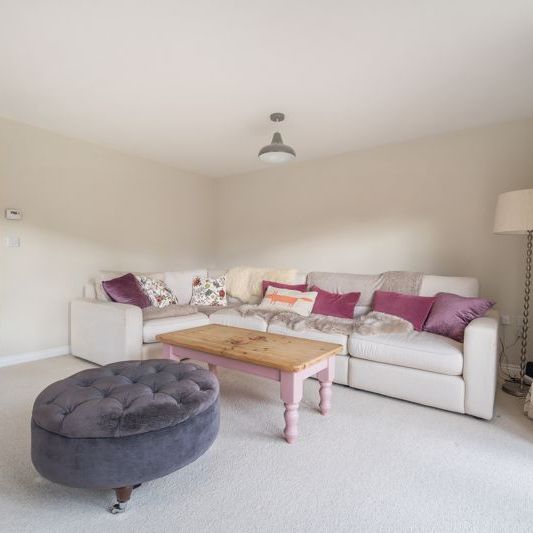 Edmonton Way, Liphook, Hampshire, GU30 - Photo 1