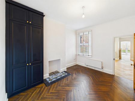 3 bedroom terraced house to rent - Photo 5