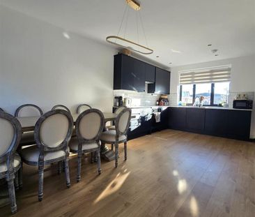 4 bedroom detached house to rent - Photo 6