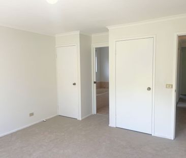 THREE BEDROOM FAMILY HOME - Photo 2