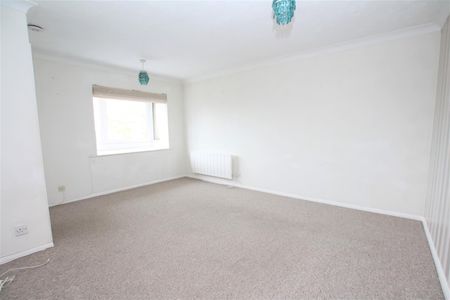 Balcombe Road, Peacehaven - Photo 3