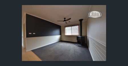 ENTERTAINERS DELIGHT SPACIOUS 4 BEDROOM HOME - Photo 3