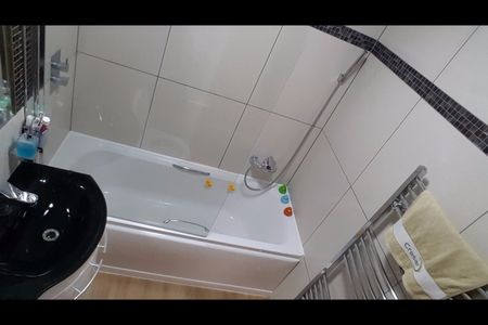 1 Bed Flat, Master Gunner Place, SE18 - Photo 2