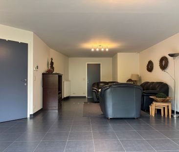Gelijkvloers appartement met terras en garagebox in Balegem - Photo 2