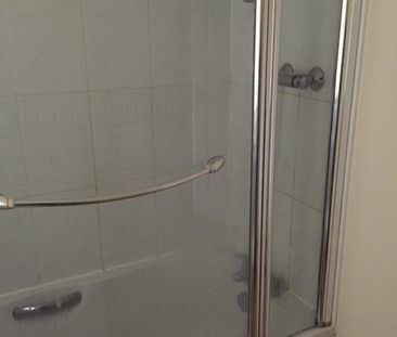 2 bedroom mews to rent - Photo 4