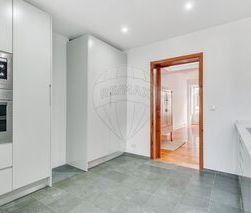 Apartment Renovated 3 bedrooms for rent Mercês Lisboa - balcony, ce... - Photo 4