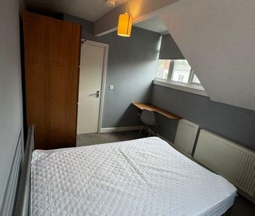 3 bedroom end of terrace house to rent - Photo 3