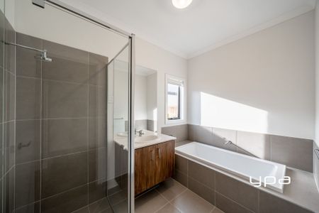 Modern 4-Bedroom Living with Two Living Areas and Alfresco - Photo 3
