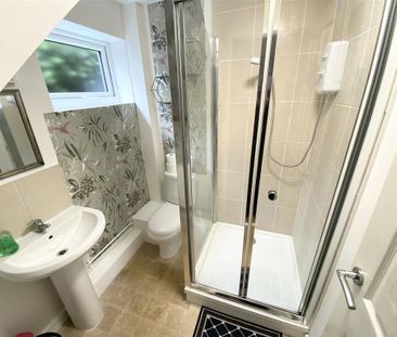 3 bedroom end of terrace house to rent - Photo 1