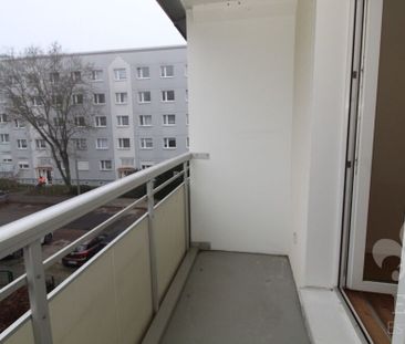 Einbauküche und Balkon in renovierter 2 Raum Wohnung Nähe der Unikl... - Photo 1