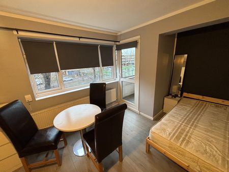 3 Bed Flat, Studley Road, SW4 - Photo 4