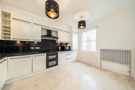 3 bedroom flat to rent - Photo 4