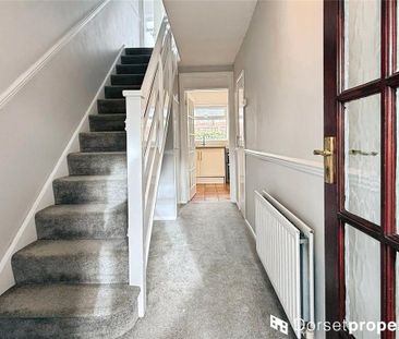 3 bedroom end of terrace house to rent - Photo 3