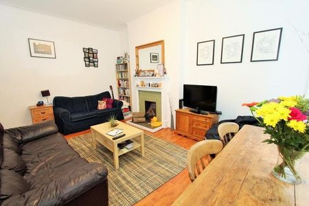 3 Bed Flat, Trouville Road, SW4 - Photo 3
