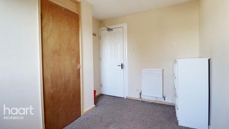 3 bedroom detached house to rent - Photo 3