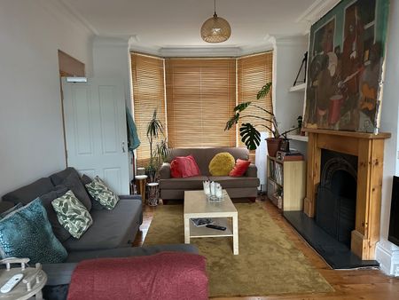 Room in a Shared House, Collingwood Road, M19 - Photo 3