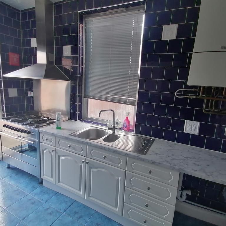 4 bedroom terraced house to rent - Photo 1