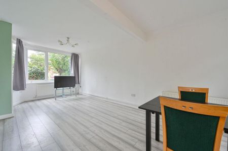 2 bedroom semi-detached house to rent - Photo 3