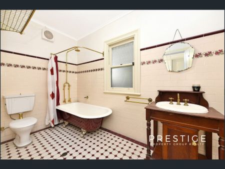 Freshly Updated 3-Bedroom Home in Convenient Arncliffe Location - Photo 5