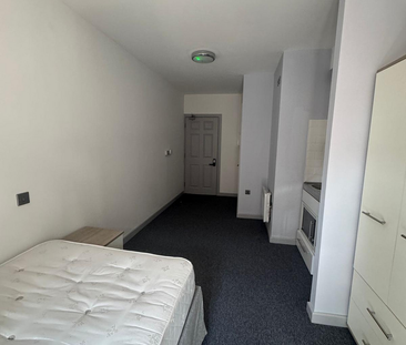 Studio to rent - Photo 2