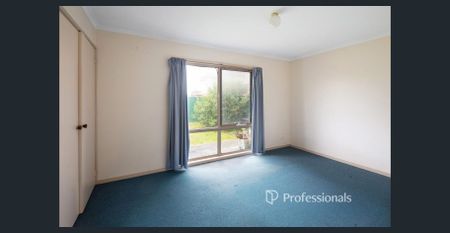 Stylish 3-Bedroom Residential Unit in Springvale - Photo 3