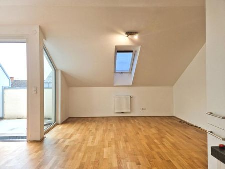 Pillweinstraße, sonnige und ruhig gelegene Dachgeschosswohnung mit 76 m2 plus Terrasse im 4.OG mit Lift, 3 Zimmer - Photo 2