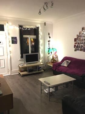 6 Bed - 45 Chestnut Avenue, Hyde Park, Leeds - LS6 1AZ - Student - Photo 2