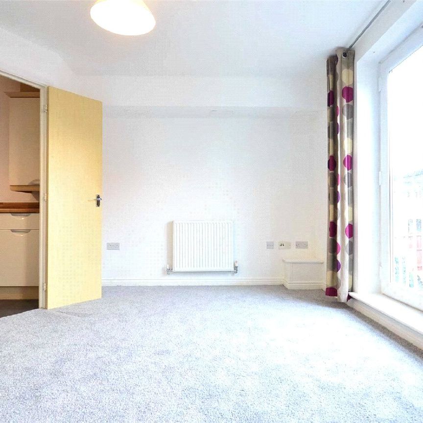 35 Highmarsh Crescent, Didsbury, Manchester, M20 2AZ - Photo 1