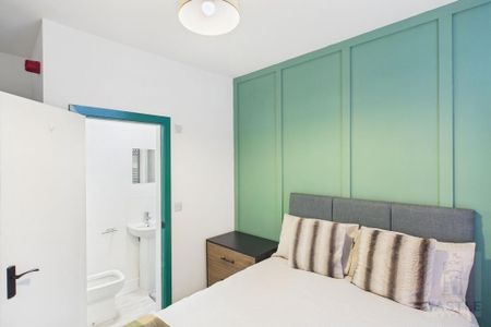 6 bedroom terraced house to rent - Photo 2