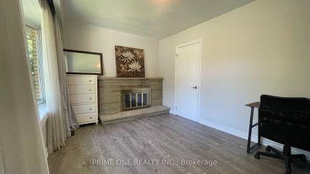 For Lease - 164 Meadowvale Road Unit# Main, Toronto, Ontario - Photo 2