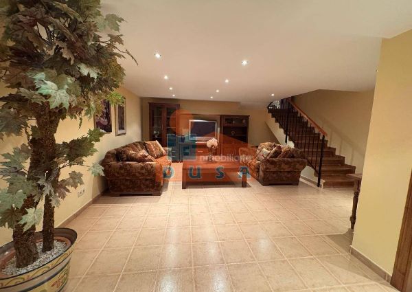 ALQUILER ADOSADA EXCLUSIVA | 2.700 €, 277 m²