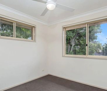 Modern 3-Bedroom Townhouse in Gated Boutique Complex - Photo 4