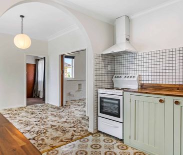 Spacious Family Home with Expansive Outdoor Living - Photo 5