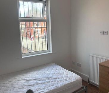 4 bedroom house to rent - Photo 1