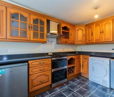 3 bedroom end of terrace house to rent - Photo 6