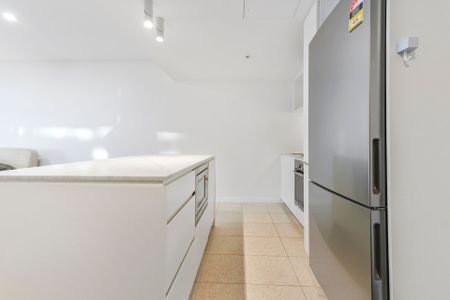 Modern 1-Bedroom + Study Apartment in the Heart of Crows Nest - Photo 3